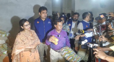 চিনি ও রং মিশিয়ে তৈরি হচ্ছিল নকল ট্যাং